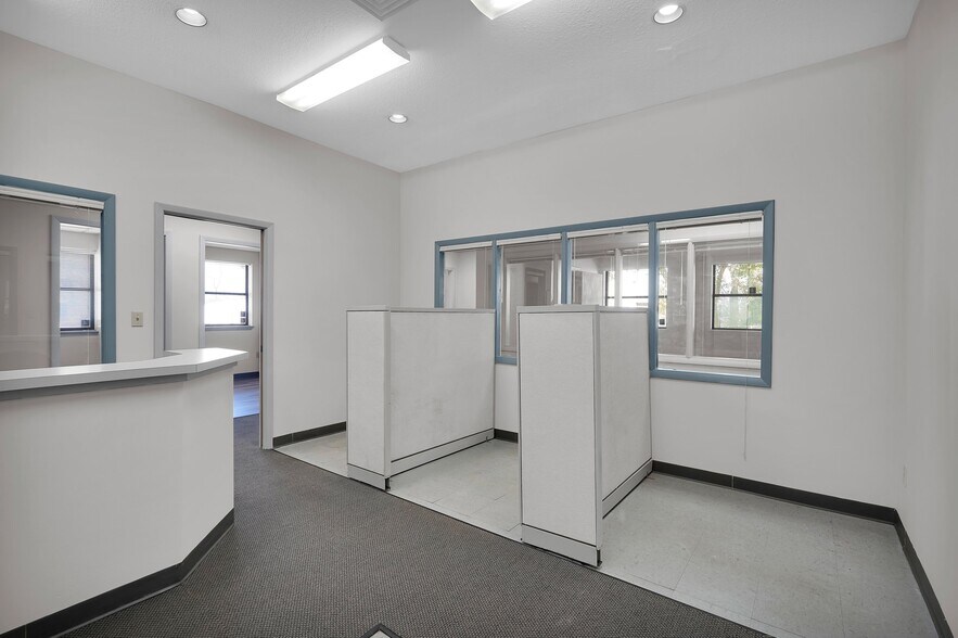 More Photos Of 3599 University Blvd S, Jacksonville Medical For Sale