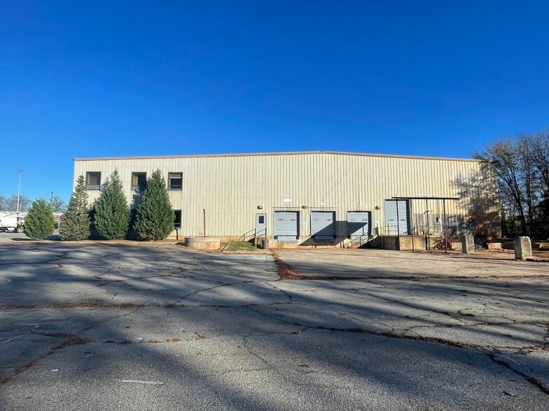 More Photos Of 1820 Martin Luther King Jr Ave, Salisbury Distribution For Lease