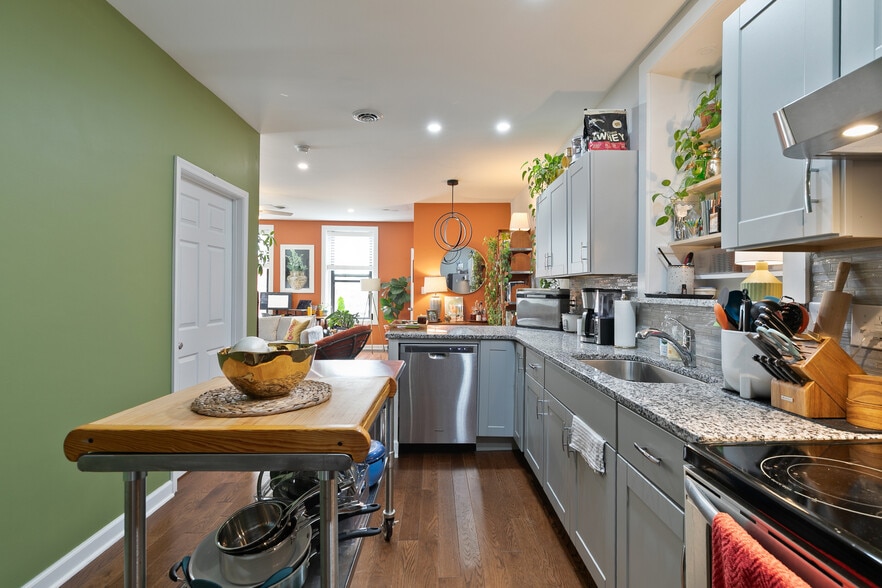 More Photos Of 2600 W Main St, Richmond Storefront Retail Residential For Sale