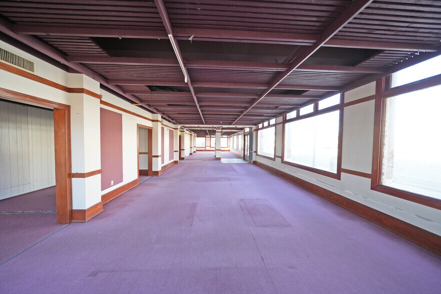 More Photos Of 104 W Yakima Ave, Yakima General Retail For Lease