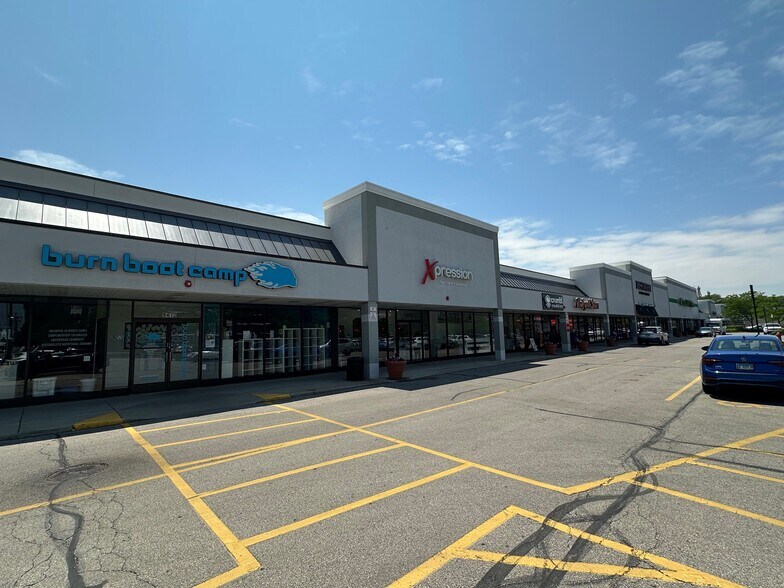 More Photos Of 9410-9466 Skokie Blvd, Skokie Unknown For Lease