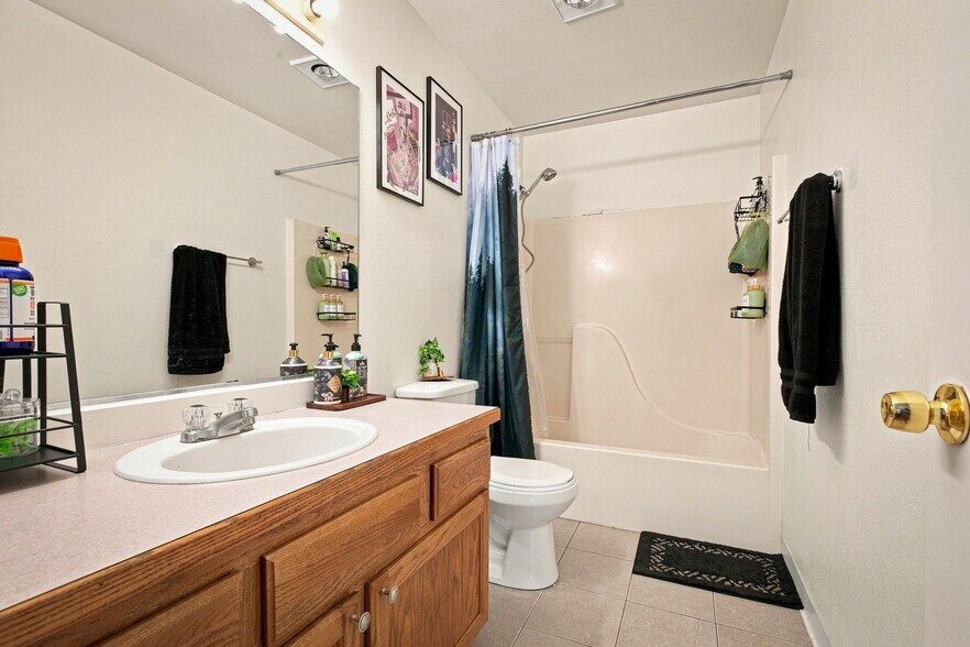 More Photos Of 1403-1407 S 18th Ave, Yakima Apartments For Sale