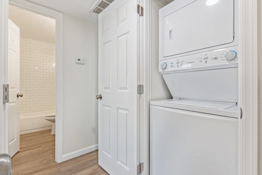 More Photos Of 1442 E Broadway Rd, Mesa Multifamily For Sale