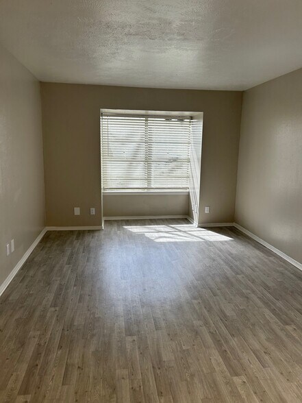 More Photos Of 834 Timberlake Dr, Arlington Apartments For Sale