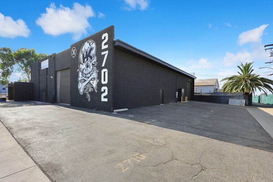 More Photos Of 2702 Saint Louis Ave, Signal Hill Warehouse For Lease