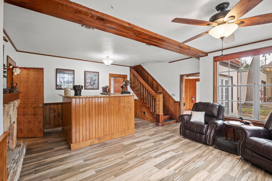 More Photos Of 123 Live Oak Ave, Daytona Beach Office Residential For Sale