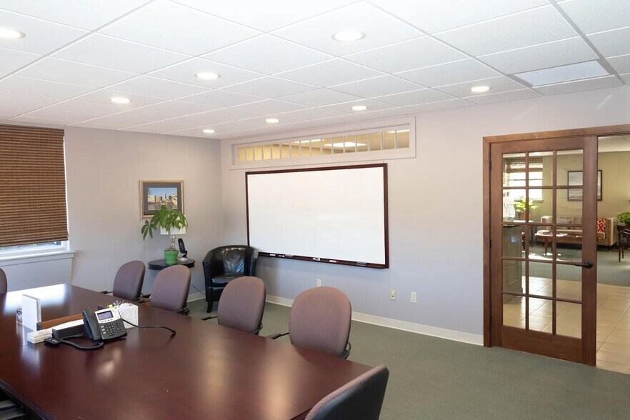 More Photos Of 155 Main St, Manchester Office For Sale
