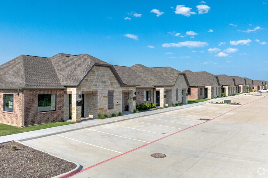 More Photos Of 2601 Little Elm Pky, Little Elm Office For Lease