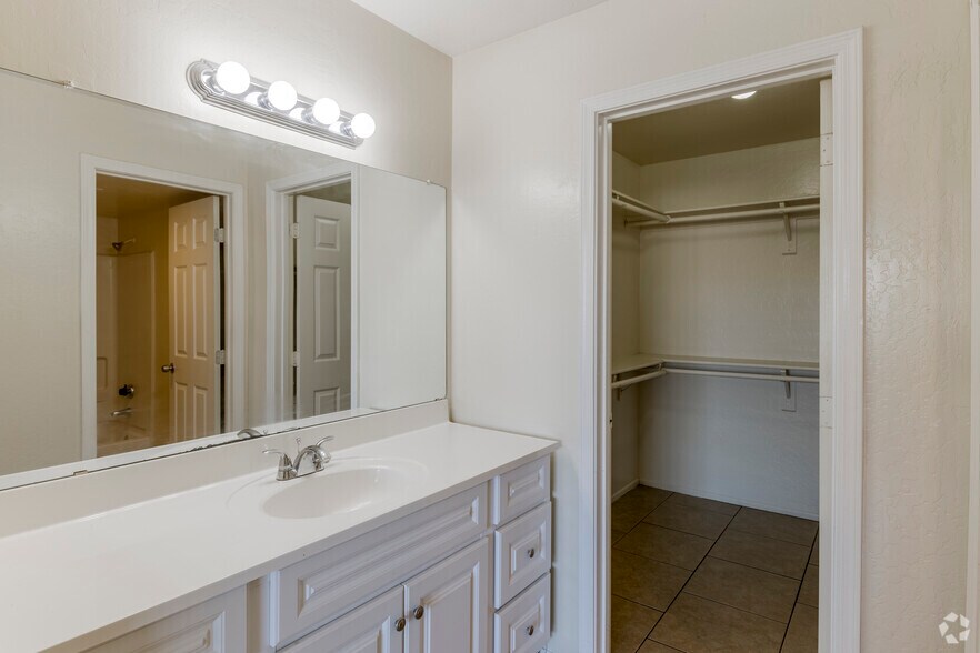 More Photos Of 1835 N 51st St, Phoenix Apartments For Sale