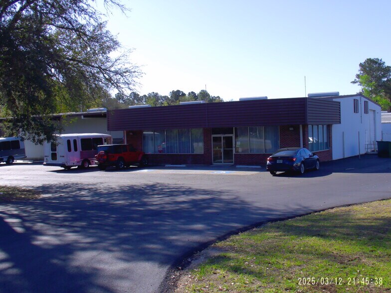 More Photos Of 25040 Blue Star Hwy, Quincy Warehouse For Lease