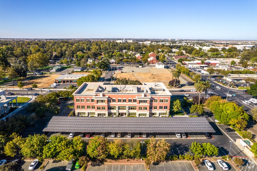 More Photos Of 1100 Main St, Woodland Office For Sale