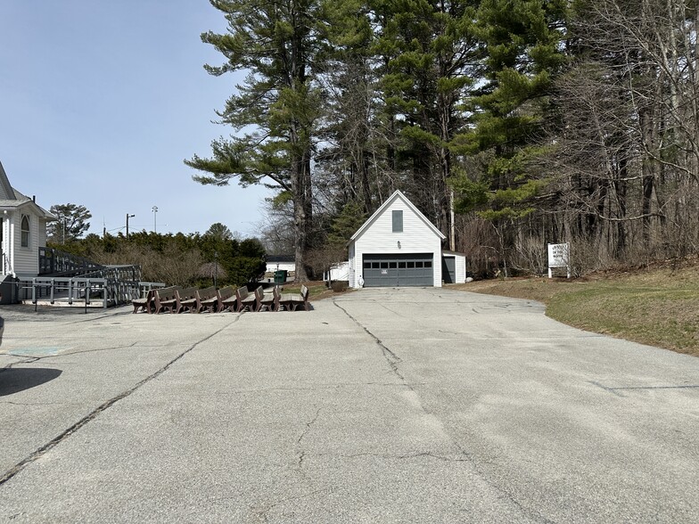 More Photos Of 652 Main St, North Oxford Religious Facility For Sale