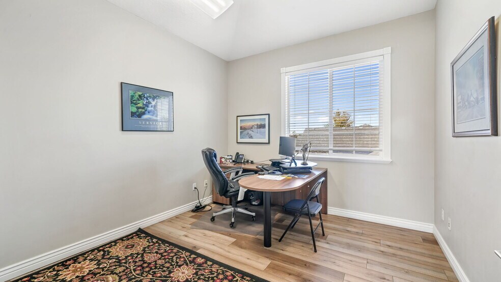 More Photos Of 891 W Baxter Dr, South Jordan Office For Sale