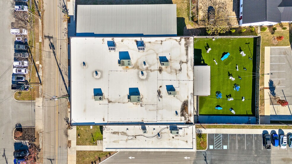 More Photos Of 255 W 20th St, Chattanooga Office For Sale