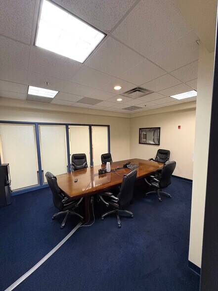 More Photos Of 75 Hawk Rd, Warminster Township Manufacturing For Lease