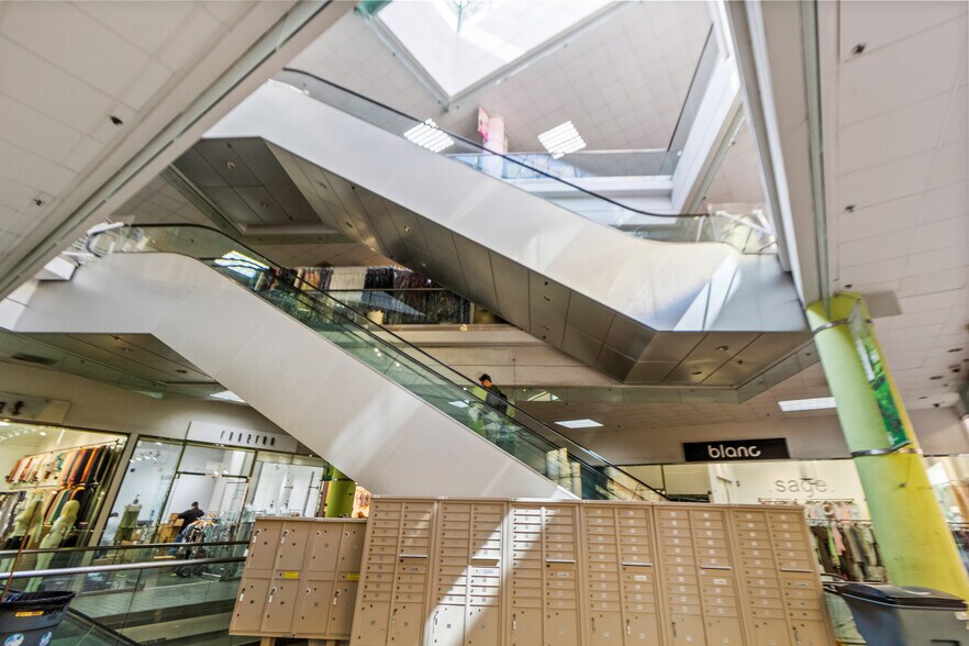 More Photos Of 1015 Crocker St, Los Angeles Storefront For Sale