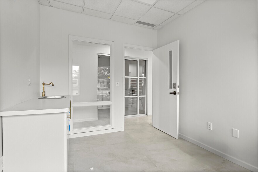 More Photos Of 27621 Warren Rd, Garden City Freestanding For Lease