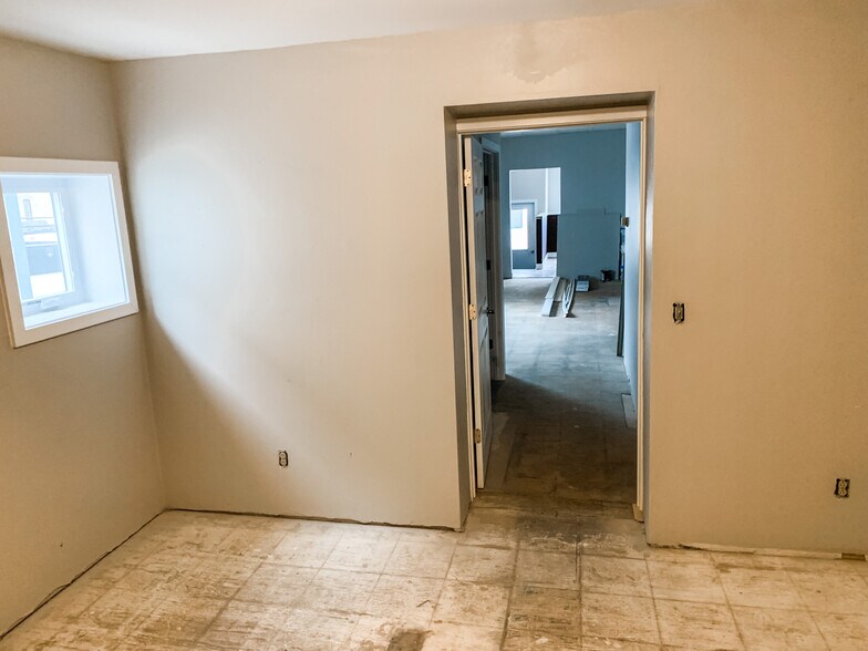 More Photos Of 610 Oregon St, Oshkosh Office Residential For Sale