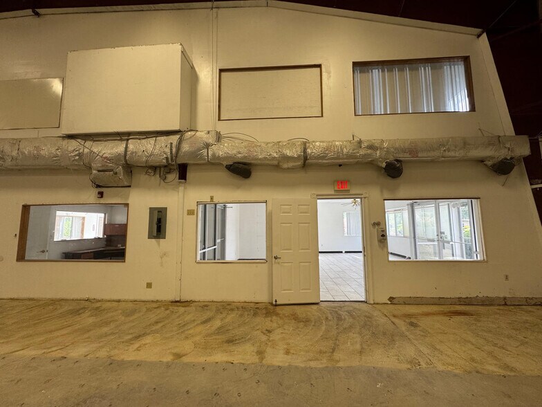 More Photos Of 2430 NY-32, Cornwall Township Showroom For Lease