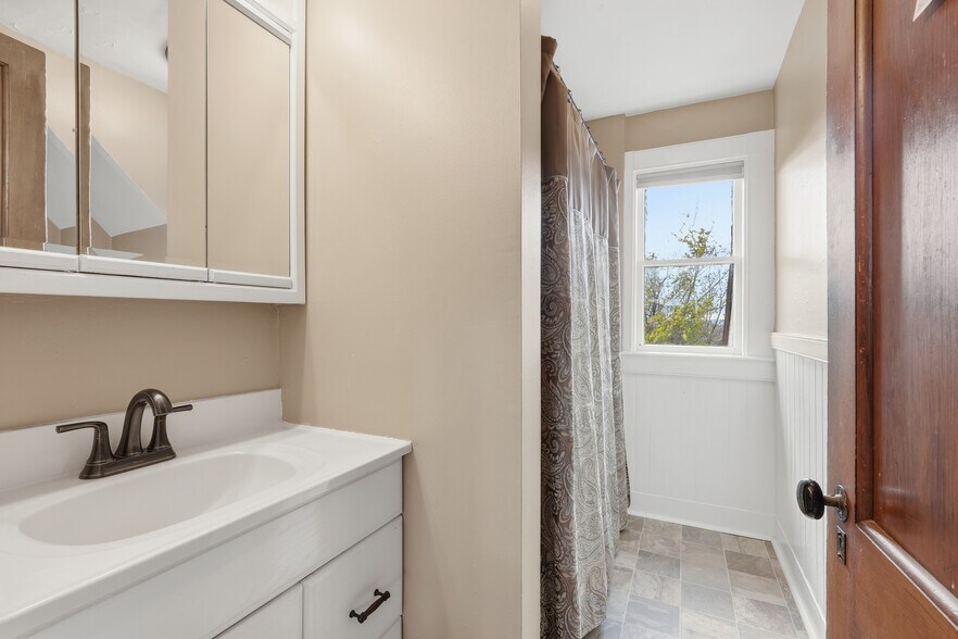 More Photos Of 270 Maple St, Springfield Hospitality For Sale