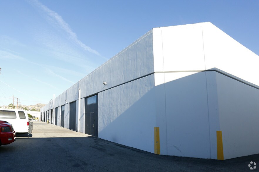 More Photos Of 21612-21642 Marilla St, Chatsworth Manufacturing For Lease