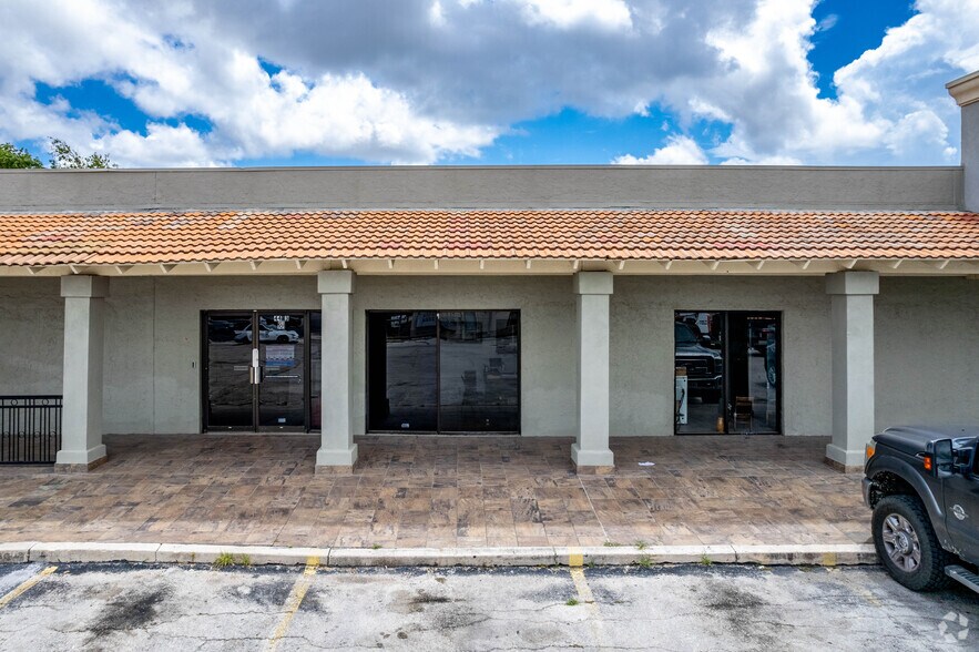 More Photos Of 4429-4455 Walzem Rd, San Antonio General Retail For Lease
