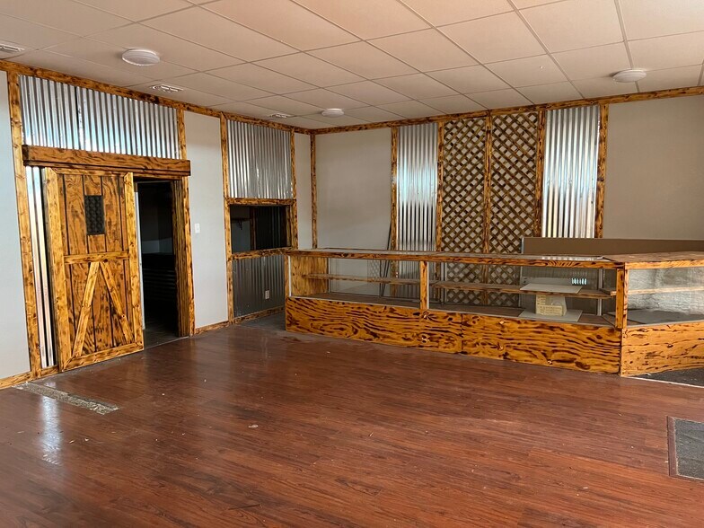 More Photos Of 516-518 S Broadway St, McAllen Office For Sale