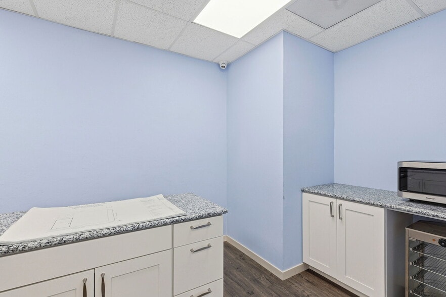 More Photos Of 869 Woodside Way, San Mateo Storefront Retail Office For Lease