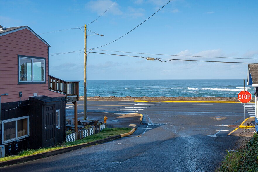 More Photos Of 25 NE Clarke St, Depoe Bay Specialty For Sale