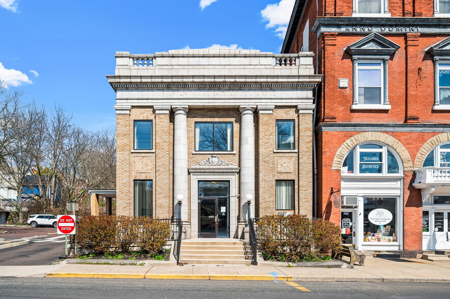 Primary Photo Of 209 N Main St, Sellersville Bank For Lease