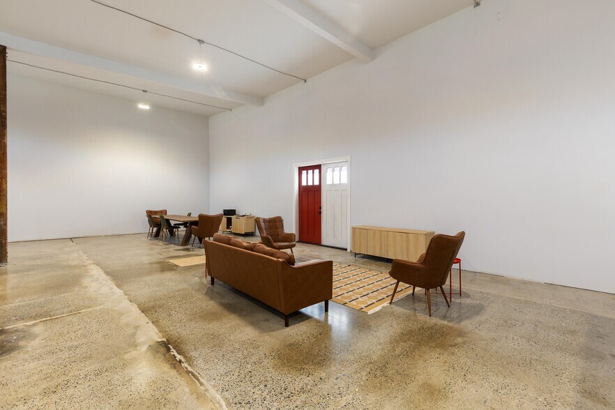 More Photos Of 957 S Doris St, Seattle Service For Sale