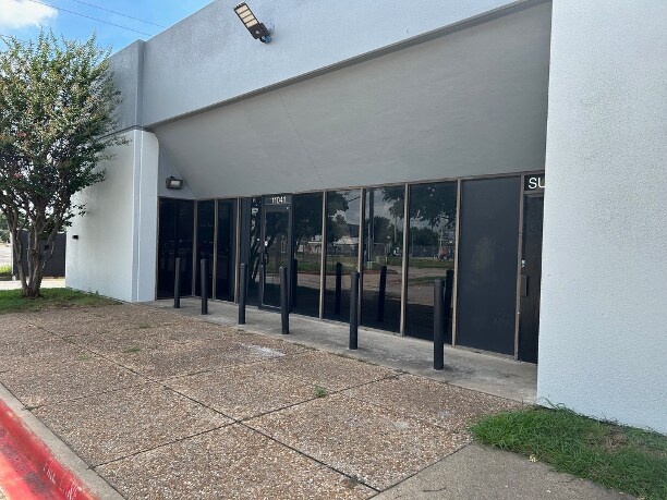 More Photos Of 2429-2458 Walnut Ridge St, Dallas Light Manufacturing For Lease