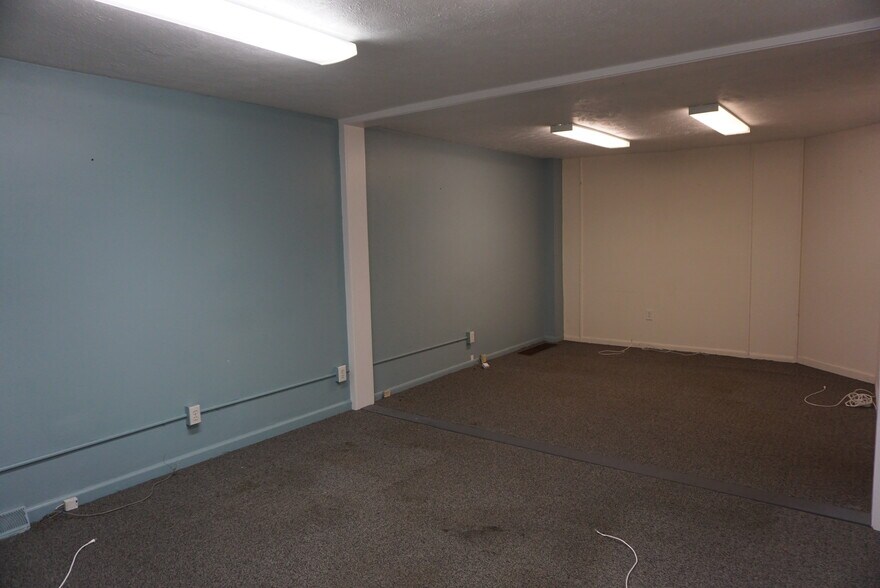 More Photos Of 673-685 E 185th St, Cleveland Storefront Retail Office For Sale