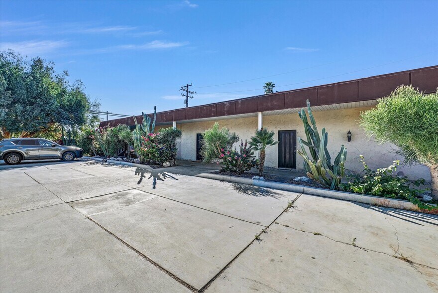 More Photos Of 3737 E Calle De Carlos, Palm Springs Apartments For Sale
