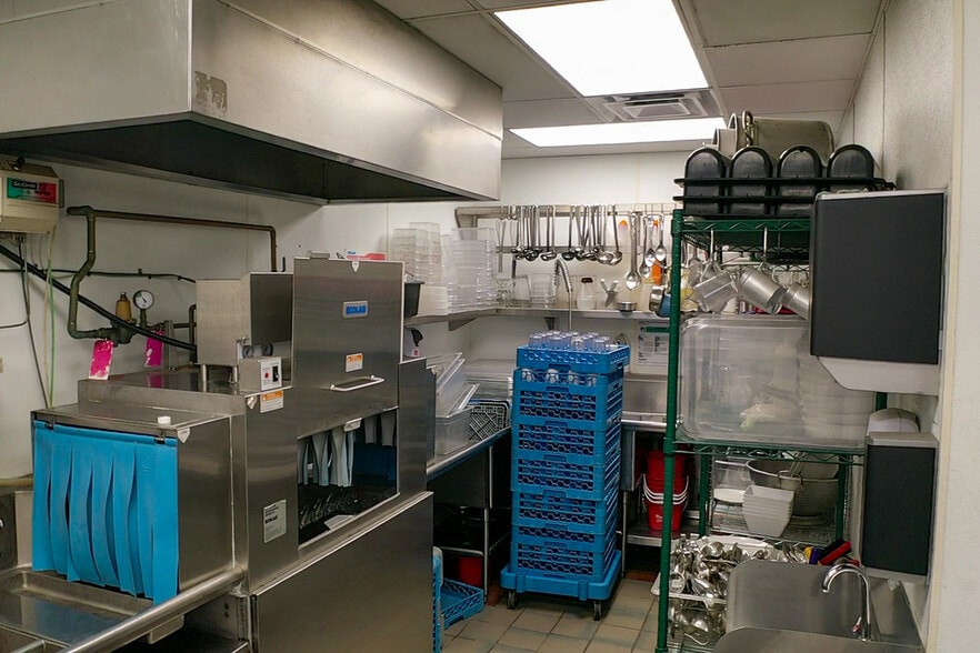 More Photos Of 74225 Highway 111, Palm Desert Restaurant For Lease