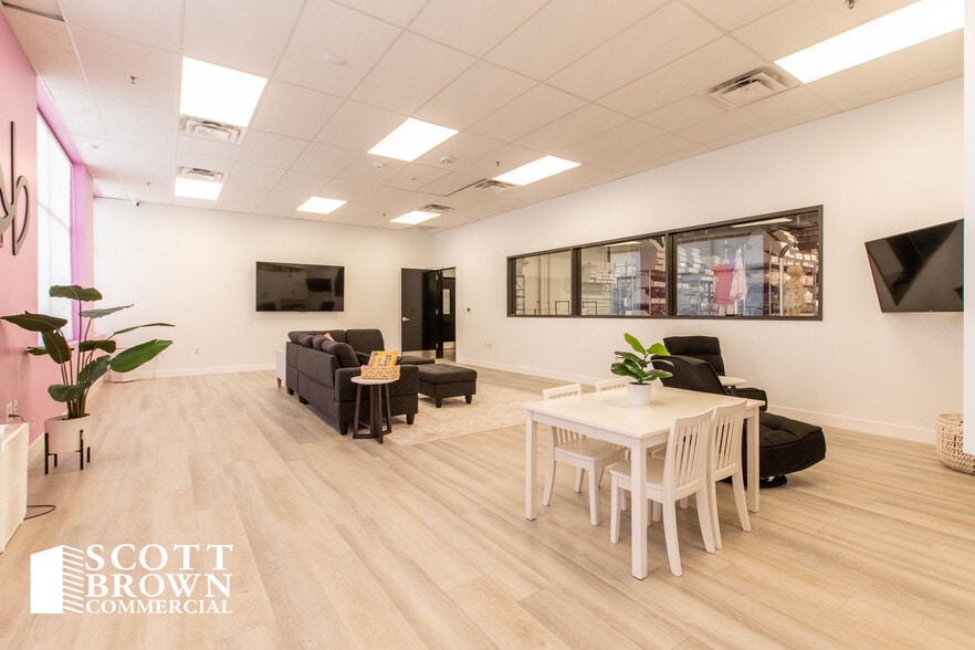 More Photos Of 650 Industry Way, Prosper Showroom For Lease