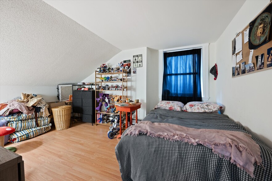 More Photos Of 72 3rd St, Bangor Apartments For Sale