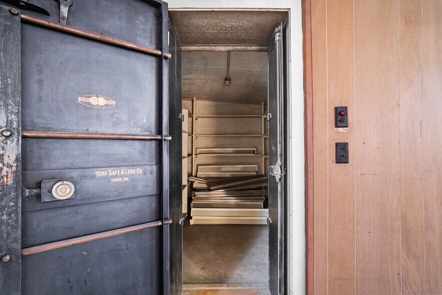 More Photos Of 221 E Market St, Clearfield Office Residential For Sale