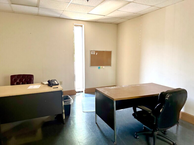 More Photos Of 311 W Central, Valdosta Manufacturing For Sale