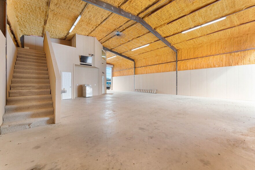 More Photos Of 11900 FM 1392, Terrell Warehouse For Lease