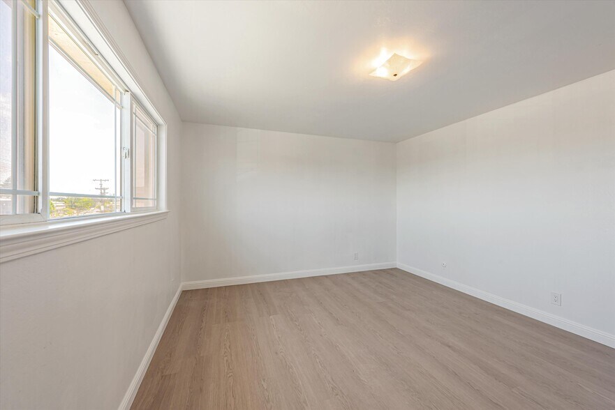 More Photos Of 3404 School St, Oakland Apartments For Sale