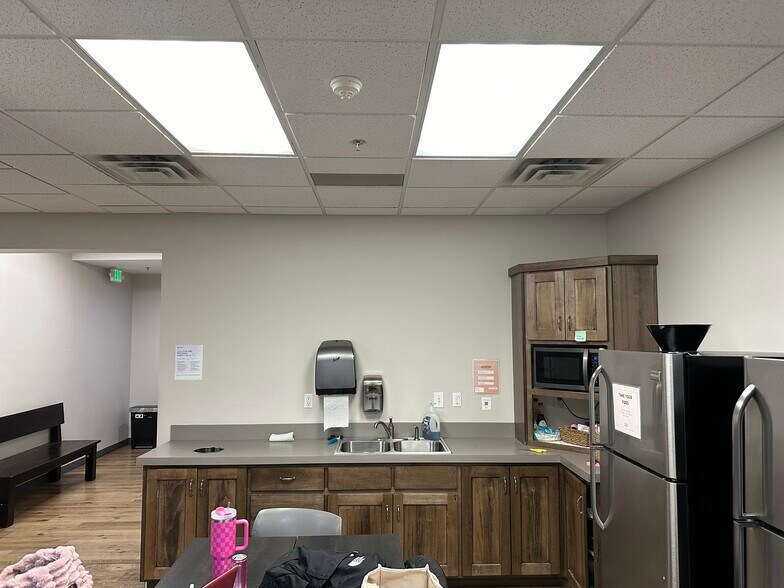 More Photos Of 86 N University Ave, Provo Office Residential For Lease