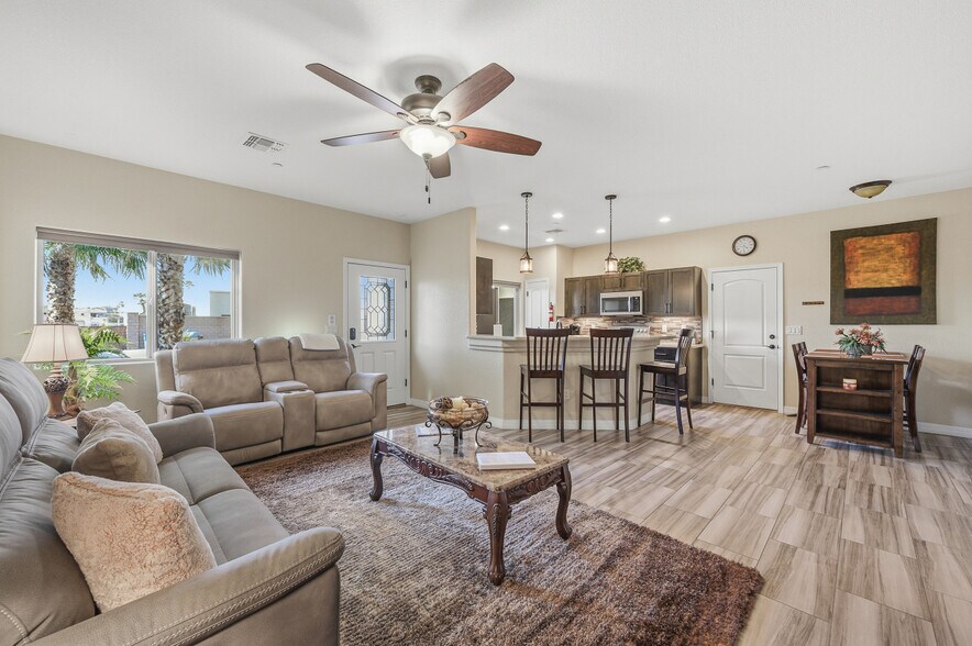 More Photos Of 1100 Rolling Hills Dr, Lake Havasu City Apartments For Sale