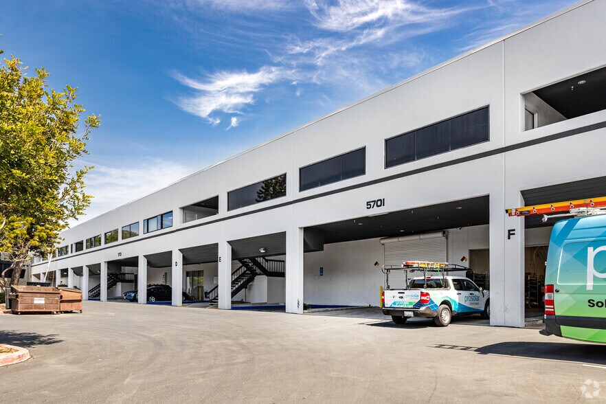 More Photos Of 5701 Buckingham Pky, Culver City Warehouse For Lease