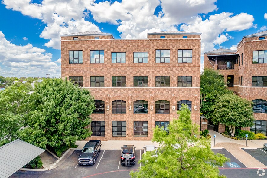 More Photos Of 2632 Broadway St, San Antonio Office Residential For Lease