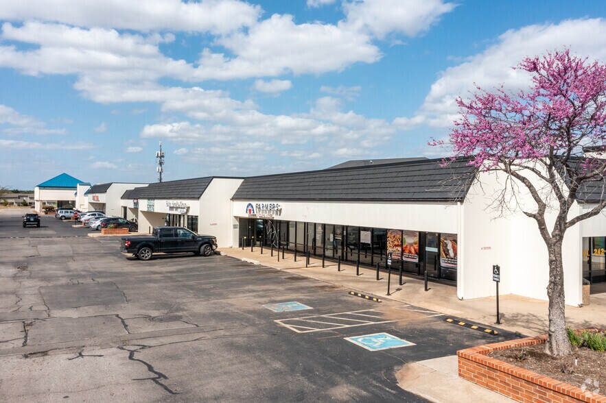 Primary Photo Of 12302-12408 May Ave, Oklahoma City Freestanding For Lease