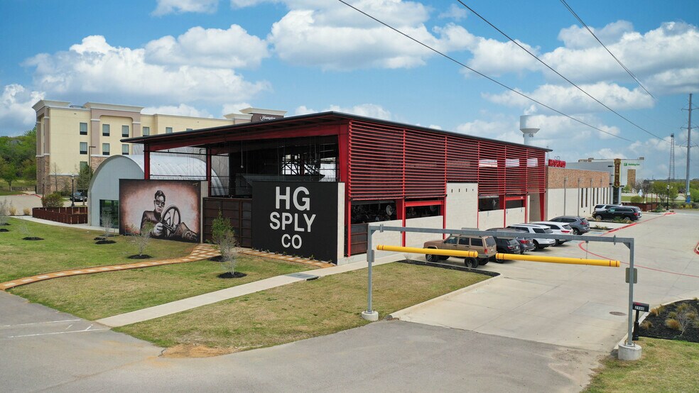 More Photos Of 2980 SH TX-114 Frontage Rd, Trophy Club General Retail For Sale