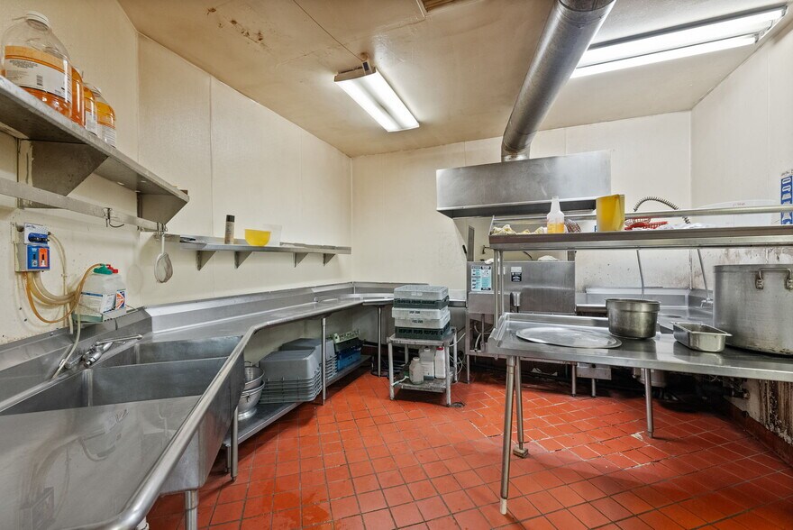 More Photos Of 3105 NW O. B. Riley Rd, Bend Hotel For Sale