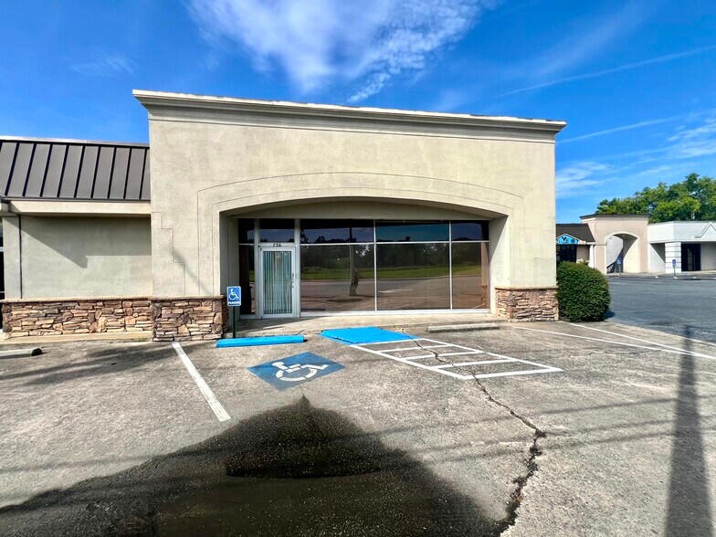 Primary Photo Of 736 Riverside Dr, Macon Office For Lease