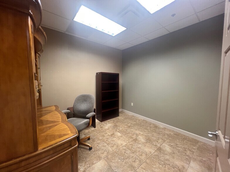 More Photos Of 18275 N 59th Ave, Glendale Office For Sale